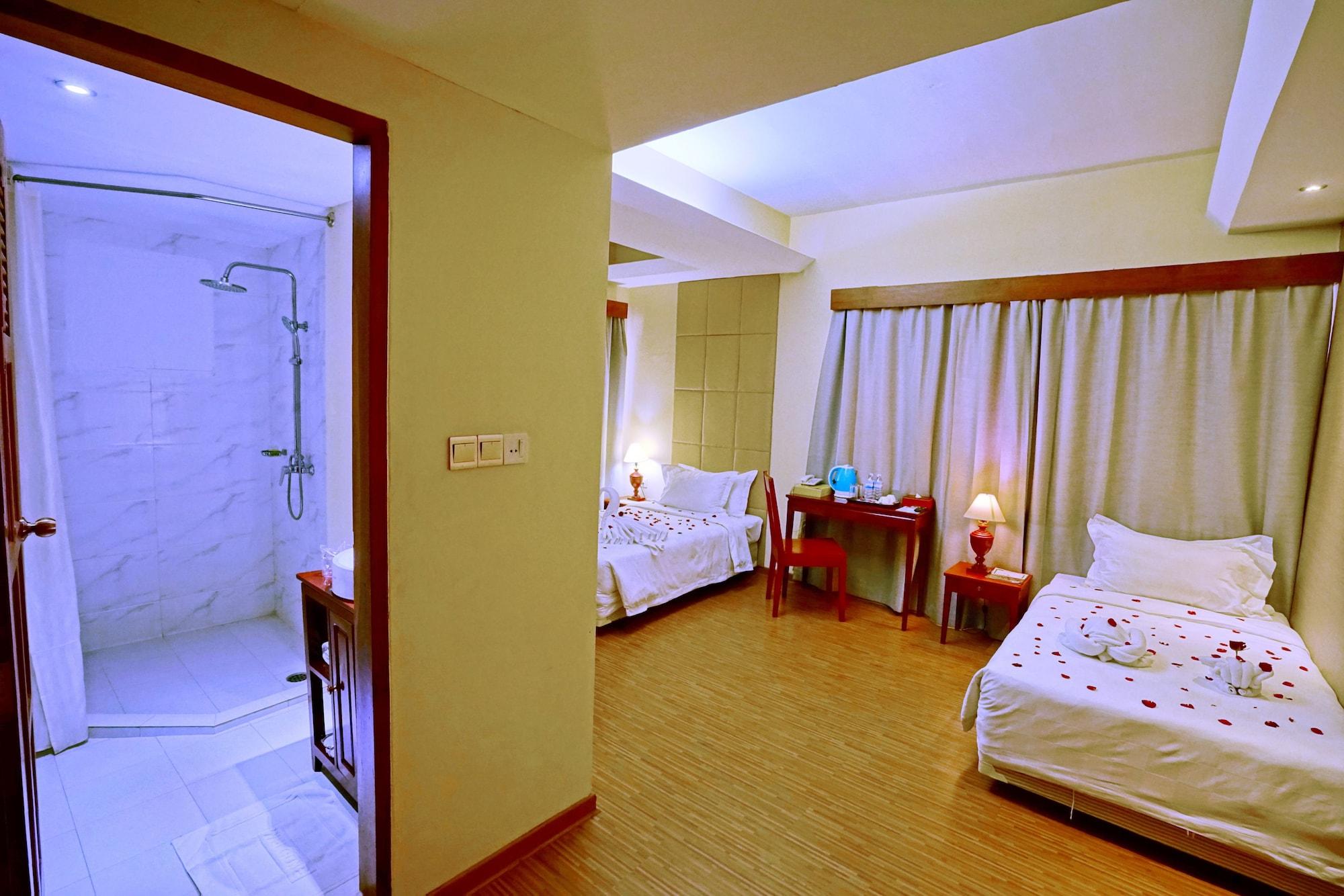 Oway Grand Hotel Mandalaj Zewnętrze zdjęcie