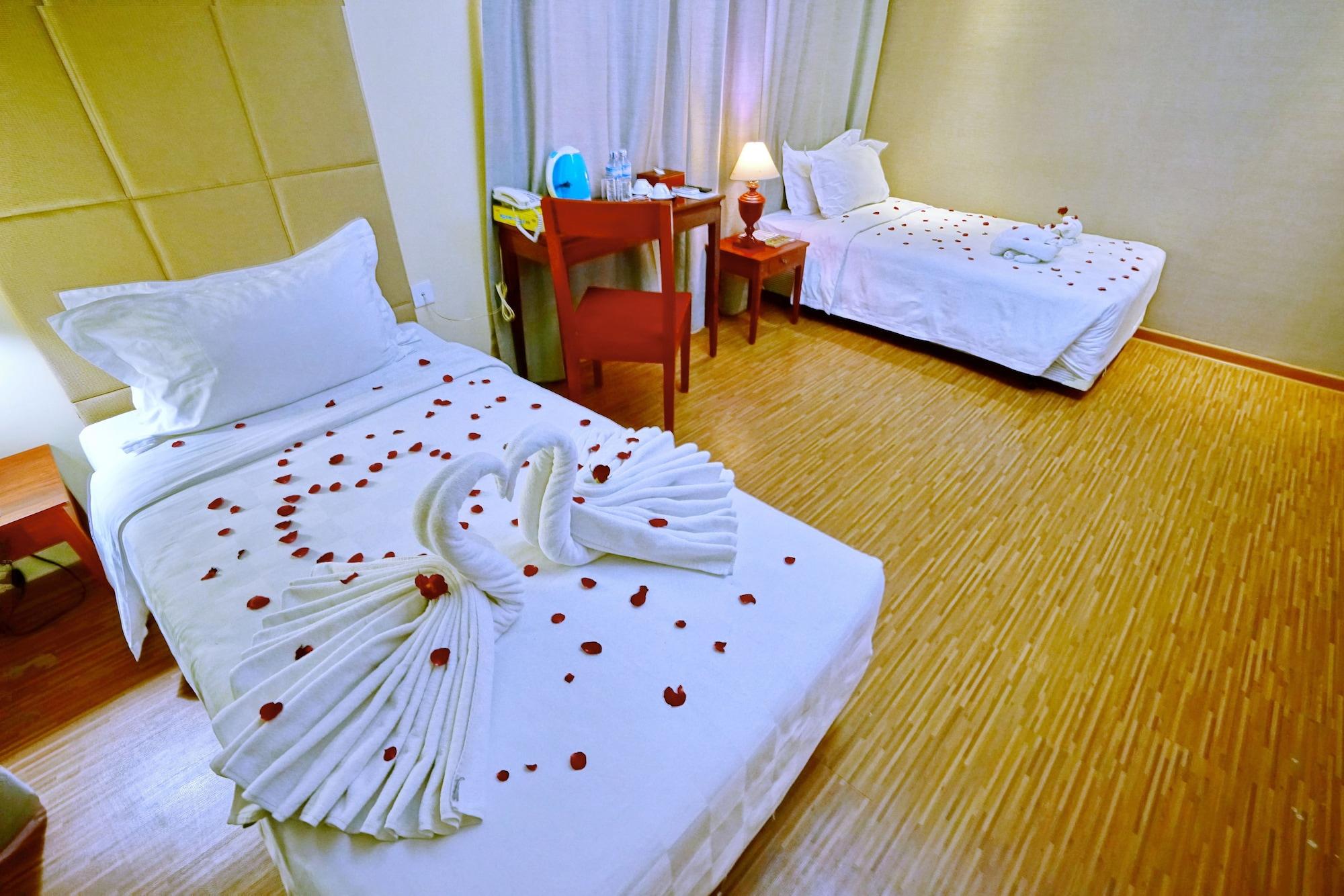 Oway Grand Hotel Mandalaj Zewnętrze zdjęcie