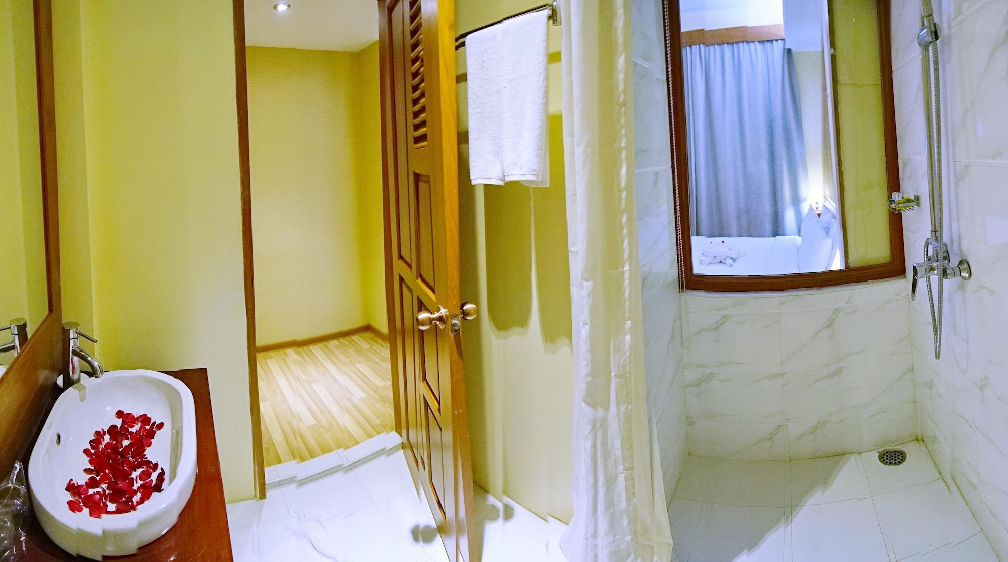 Oway Grand Hotel Mandalaj Zewnętrze zdjęcie