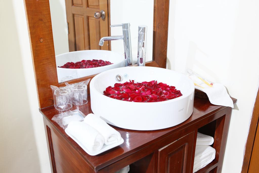 Oway Grand Hotel Mandalaj Zewnętrze zdjęcie