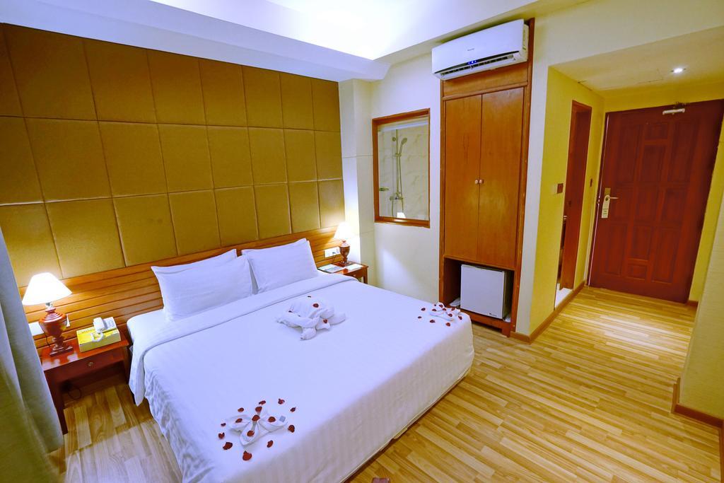 Oway Grand Hotel Mandalaj Zewnętrze zdjęcie