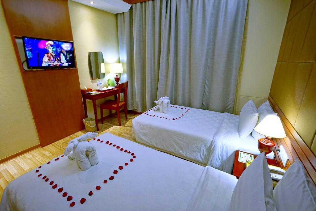 Oway Grand Hotel Mandalaj Zewnętrze zdjęcie
