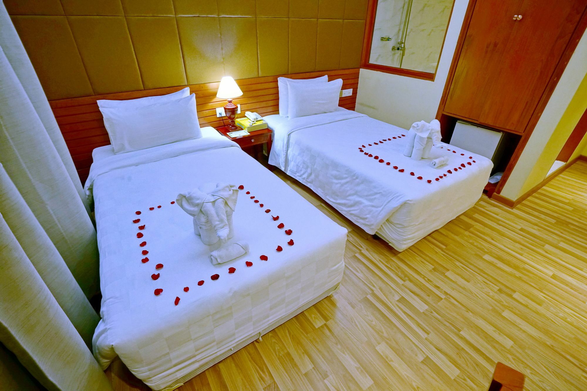 Oway Grand Hotel Mandalaj Zewnętrze zdjęcie