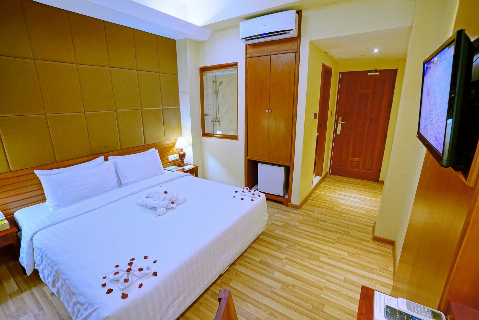Oway Grand Hotel Mandalaj Zewnętrze zdjęcie